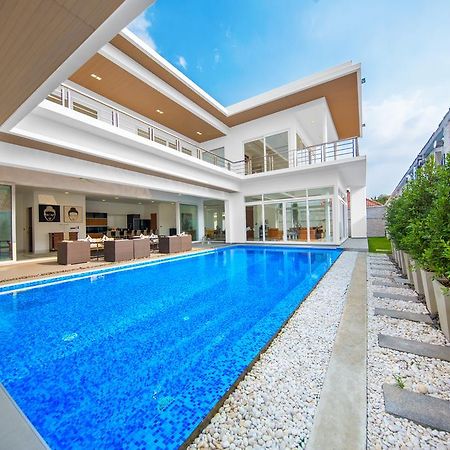 Davinci Pool Villa Pattaya Exterior photo